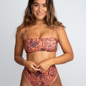 Skatie official Annie bikini top